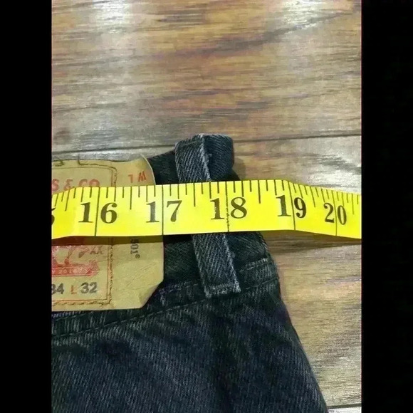 Levi's 501 Jeans Black Denim Raw Hem Straight Womens Size 34 Jeans - Picture 8 of 9